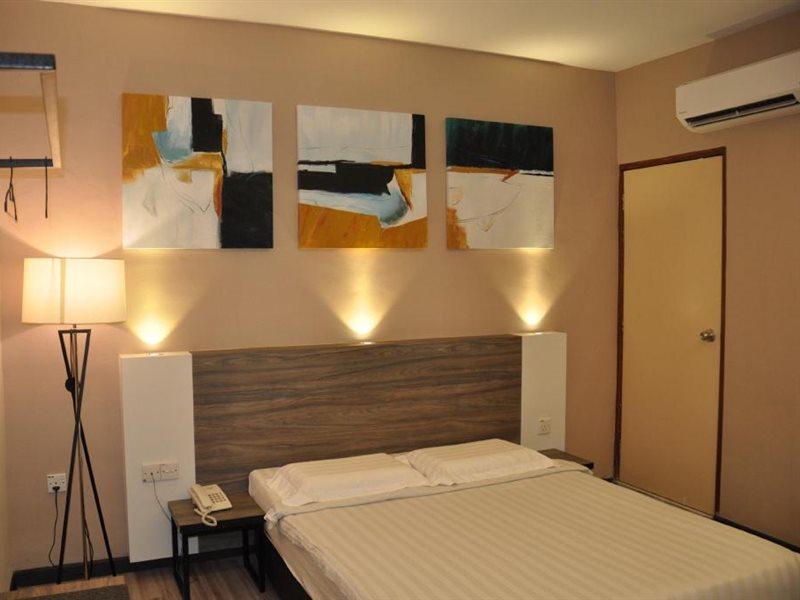 Frazel Inn Hotel Parit Buntar Exterior foto