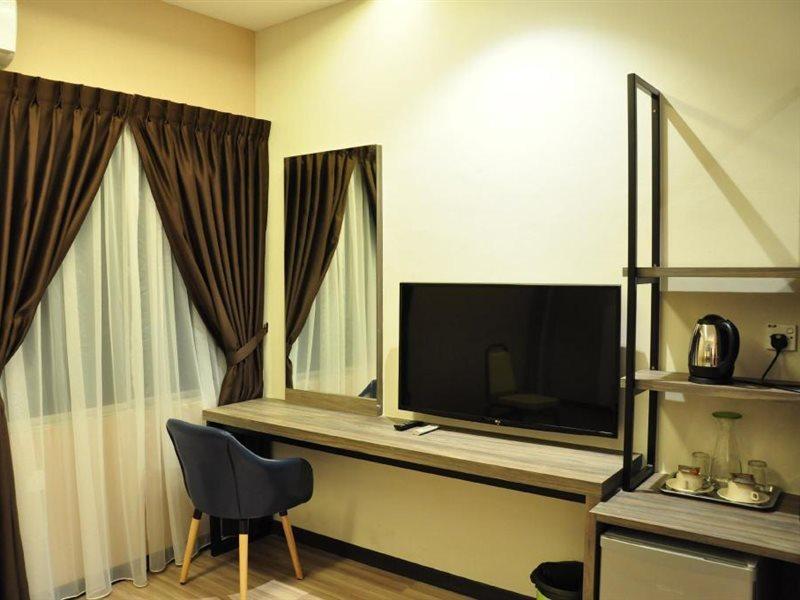 Frazel Inn Hotel Parit Buntar Exterior foto