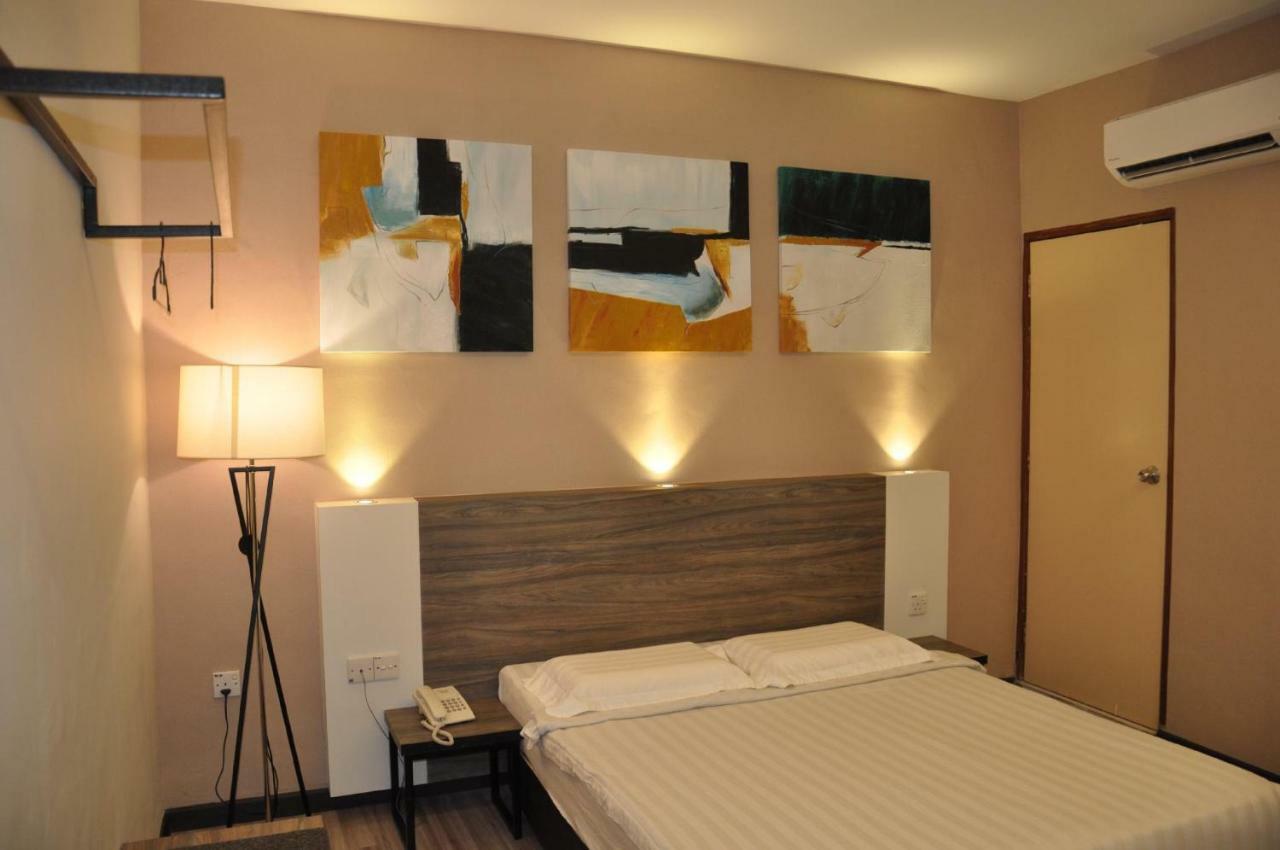 Frazel Inn Hotel Parit Buntar Exterior foto
